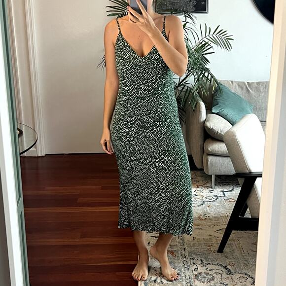 Reformation Dresses & Skirts - Reformation Alexandra Floral Print Crepe Midi Green Dress Size 2 Viscose